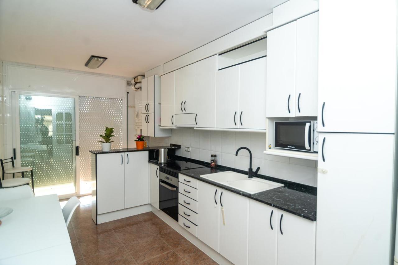 Gran apartamento de 4 habitaciones en Sitges Exterior foto