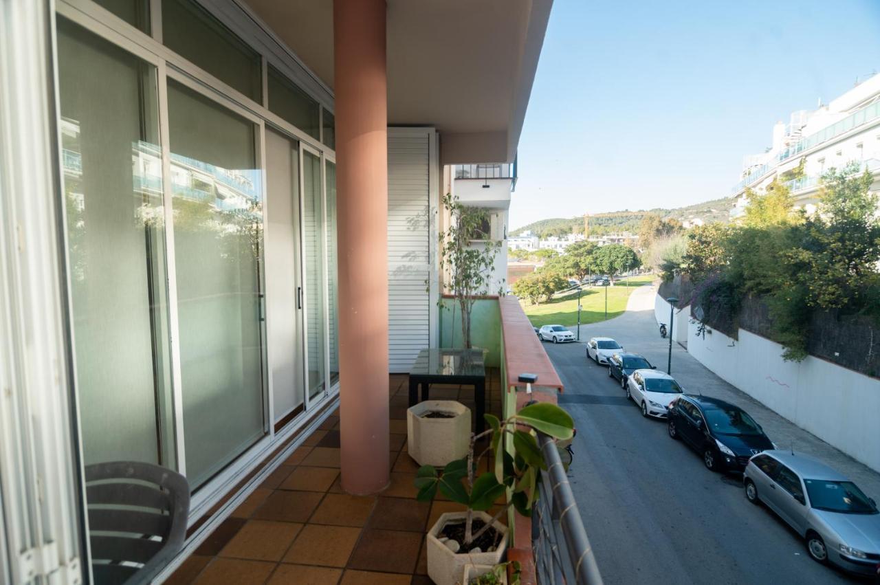Gran apartamento de 4 habitaciones en Sitges Exterior foto